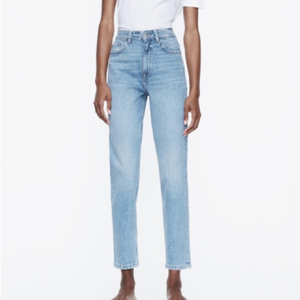 Trendy brand new Zara mom jeans sz 0